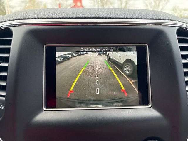 Used 2018 Jeep Grand Cherokee Laredo image 16