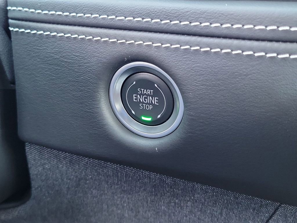 Certified 2025 Cadillac Escalade Premium Luxury Platinum image 16