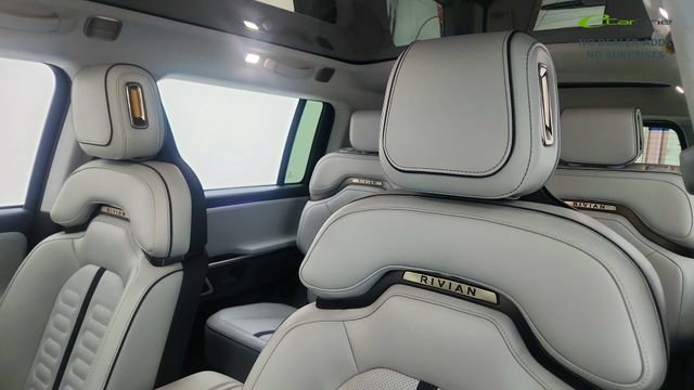 Used 2024 Rivian R1S Adventure AWD/4WD image 37