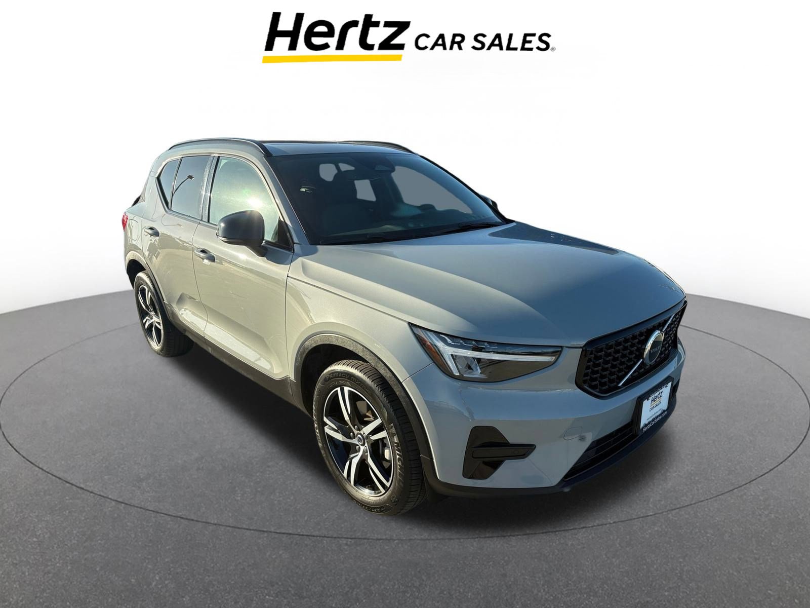 Used 2024 Volvo XC40 B5 Core