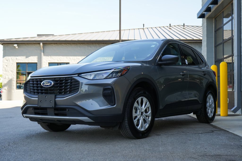 Used 2024 Ford Escape Active w/ Tech Pack #1 image 3