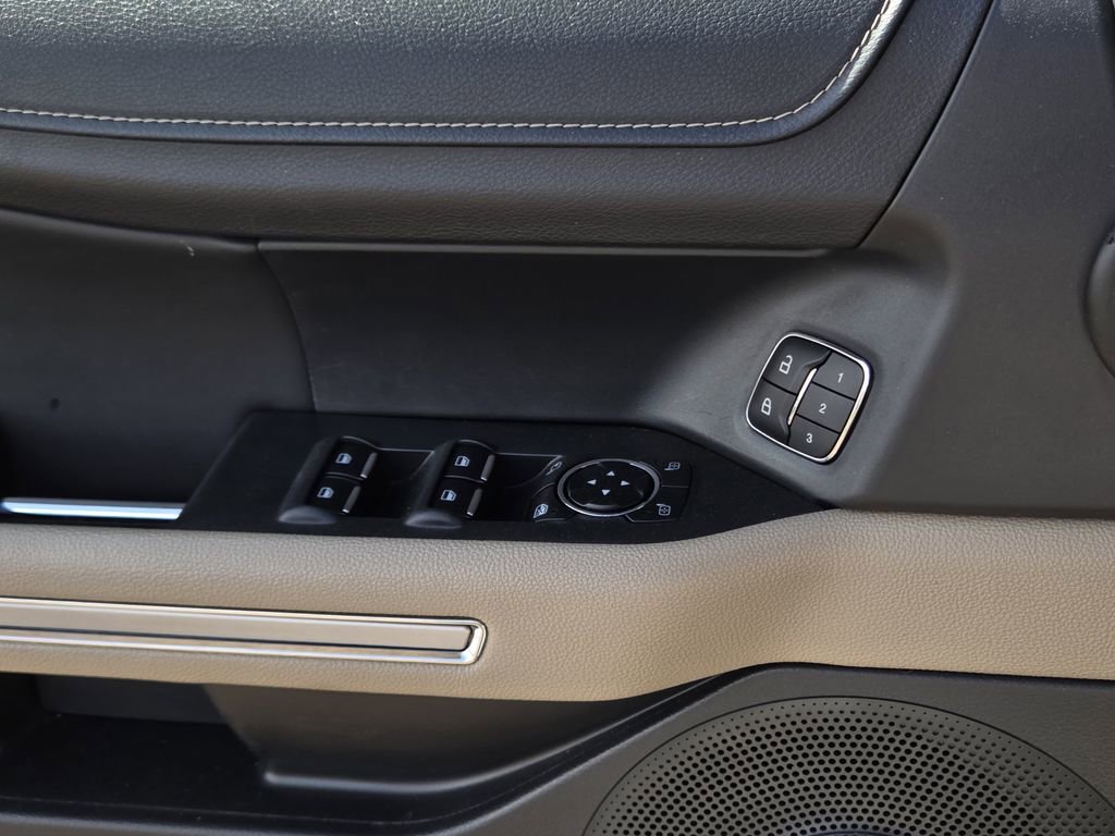 Used 2024 Ford Expedition Limited image 18