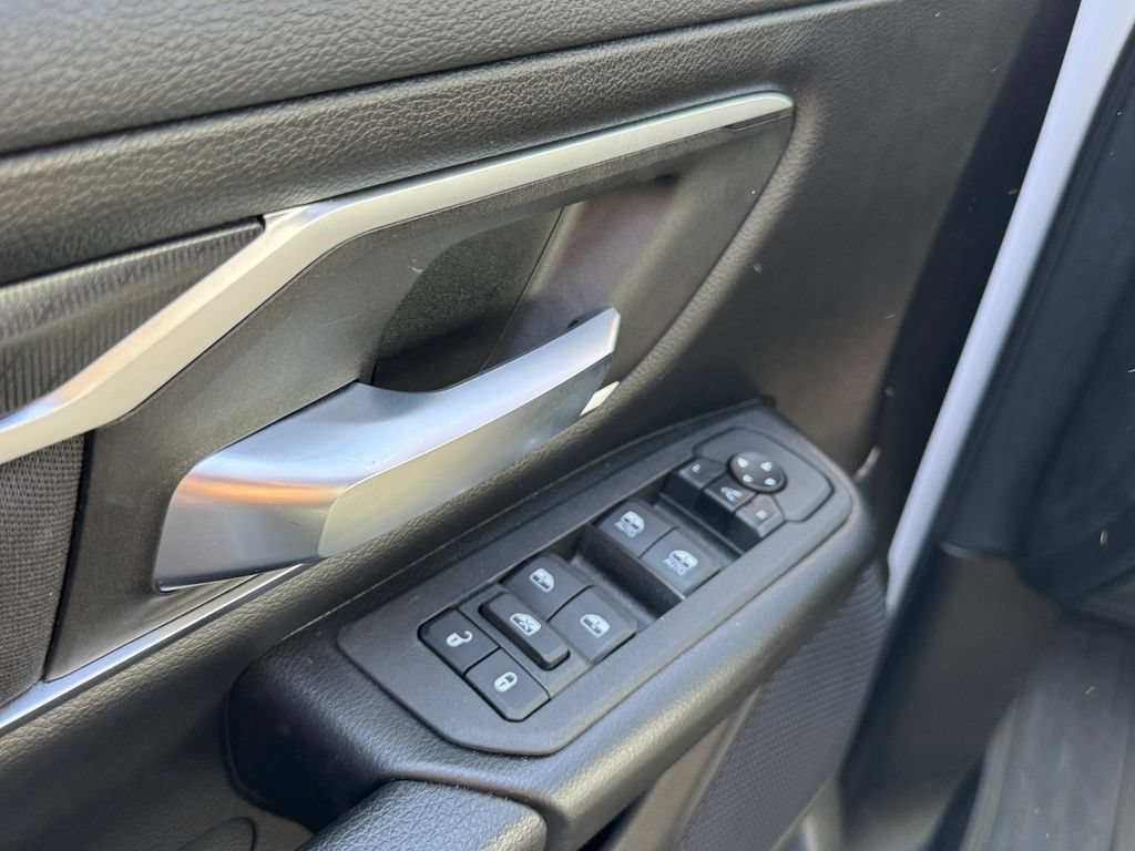 Used 2025 RAM 1500 Big Horn RWD image 9