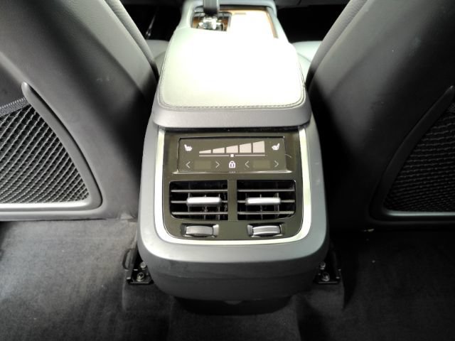Used 2024 Volvo XC90 B6 Plus w/ Protection Package Premier AWD/4WD image 30