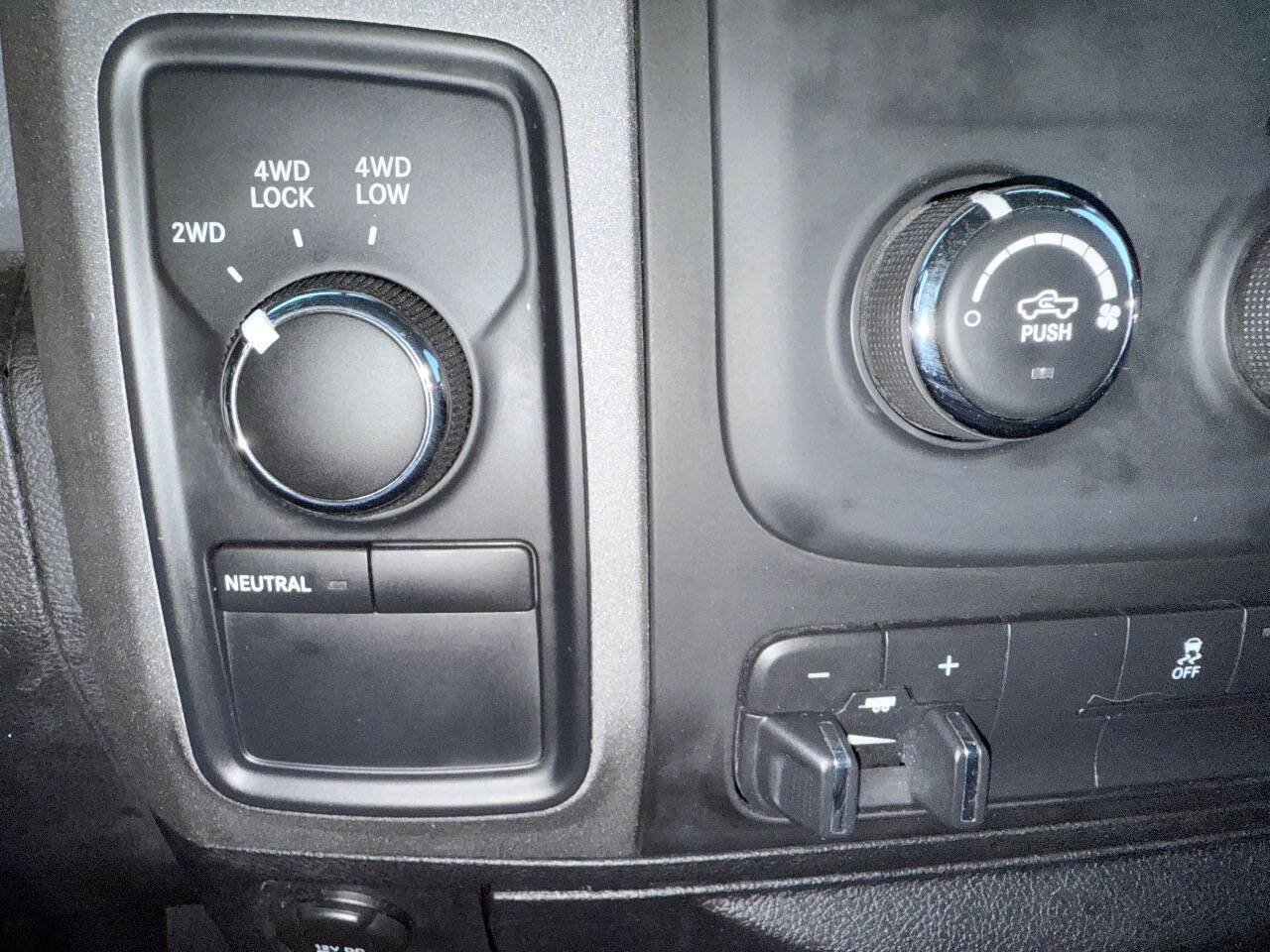 Used 2014 RAM 1500 Express AWD/4WD image 18