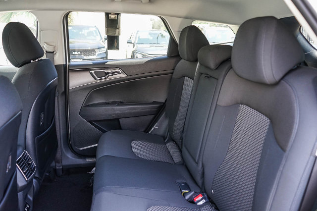 New 2027 Kia Sportage LX FWD image 11