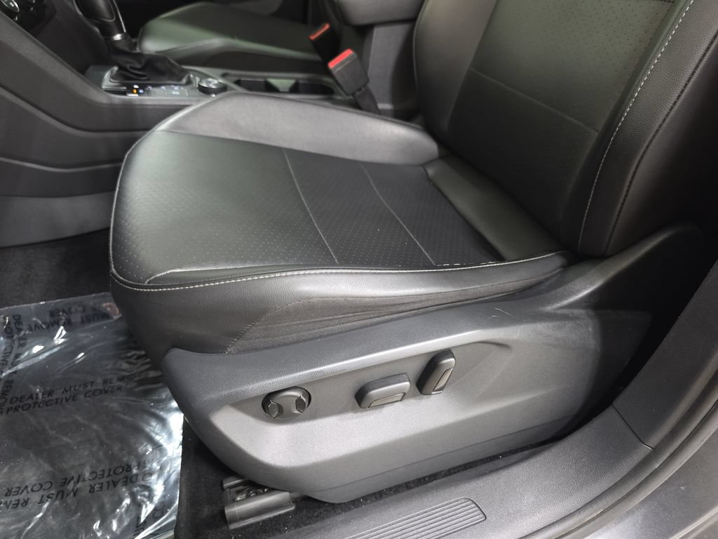 Used 2018 Volkswagen Tiguan SE AWD/4WD image 29