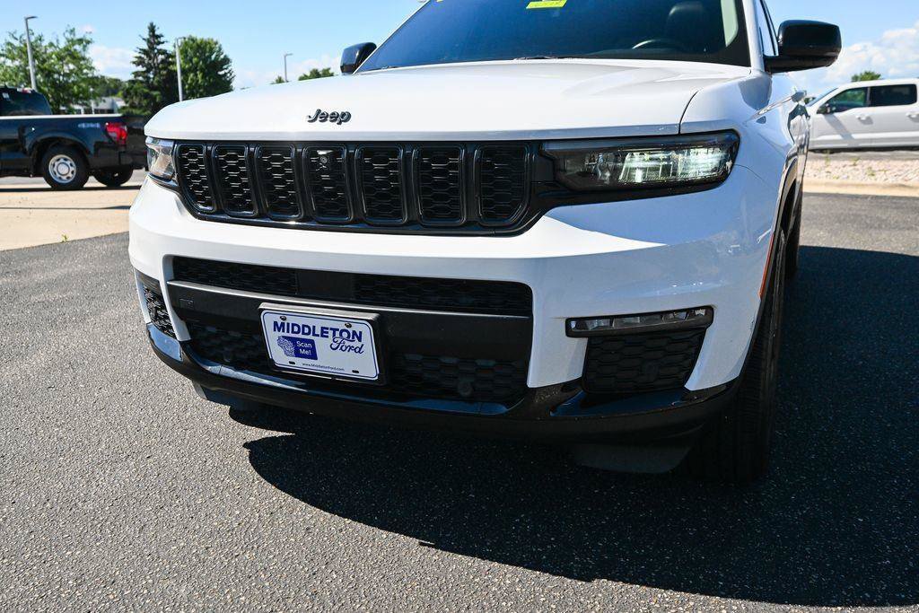 Used 2022 Jeep Grand Cherokee L Limited w/ Luxury Tech Group II AWD/4WD image 11