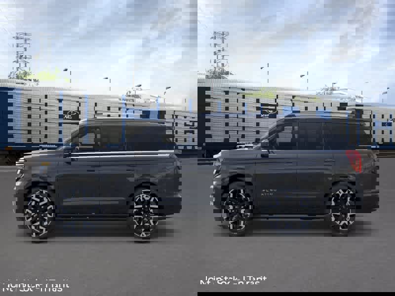 New 2026 Ford Expedition Platinum AWD/4WD image 3