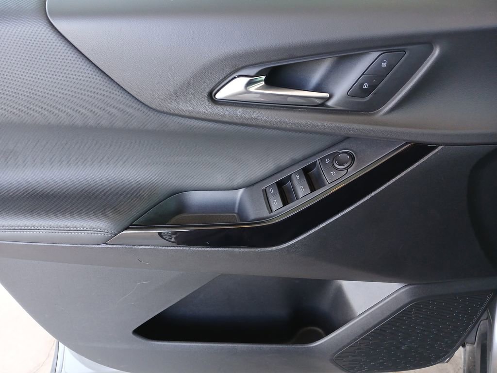 Used 2026 Chevrolet Equinox LT AWD/4WD image 24