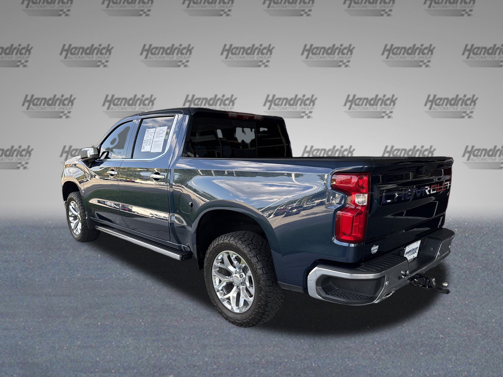 Used 2023 Chevrolet Silverado 1500 LTZ w/ LTZ Premium Package AWD/4WD image 7