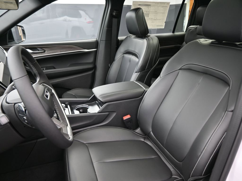 New 2025 Jeep Grand Cherokee L Limited image 19