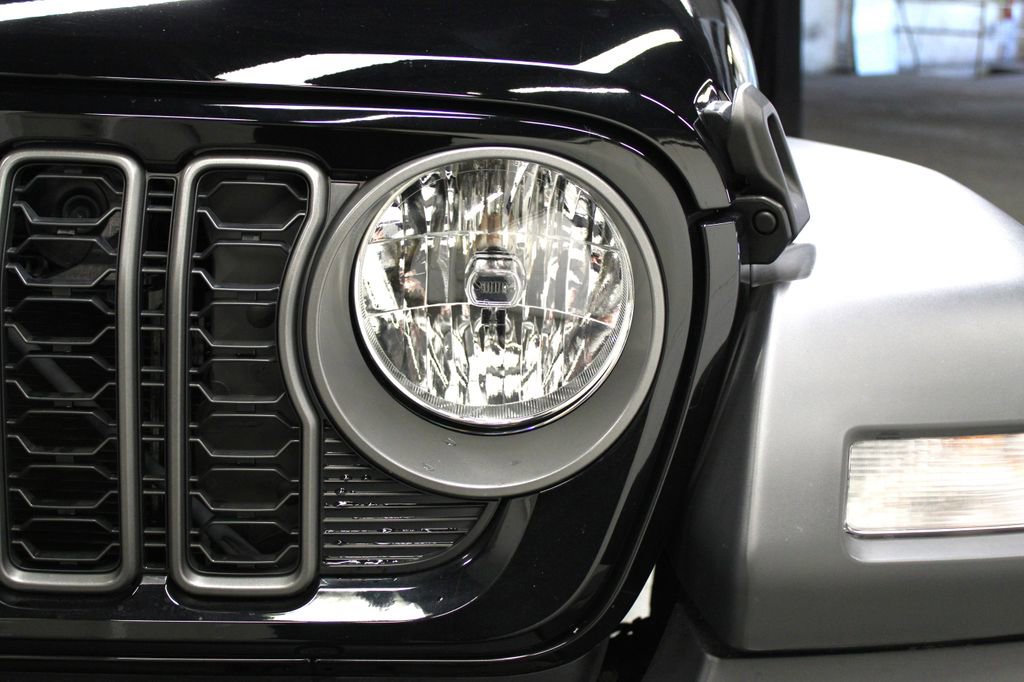 Certified 2025 Jeep Wrangler Sport S image 29