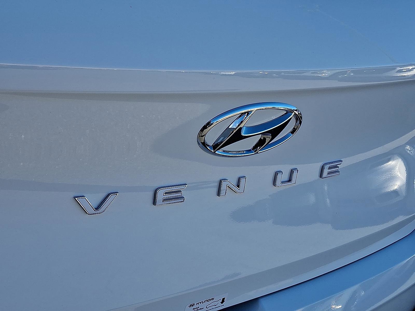 New 2026 Hyundai Venue SEL image 18