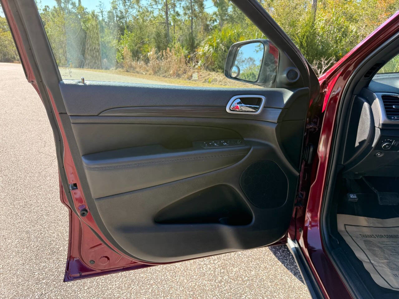 Used 2019 Jeep Grand Cherokee Laredo image 9