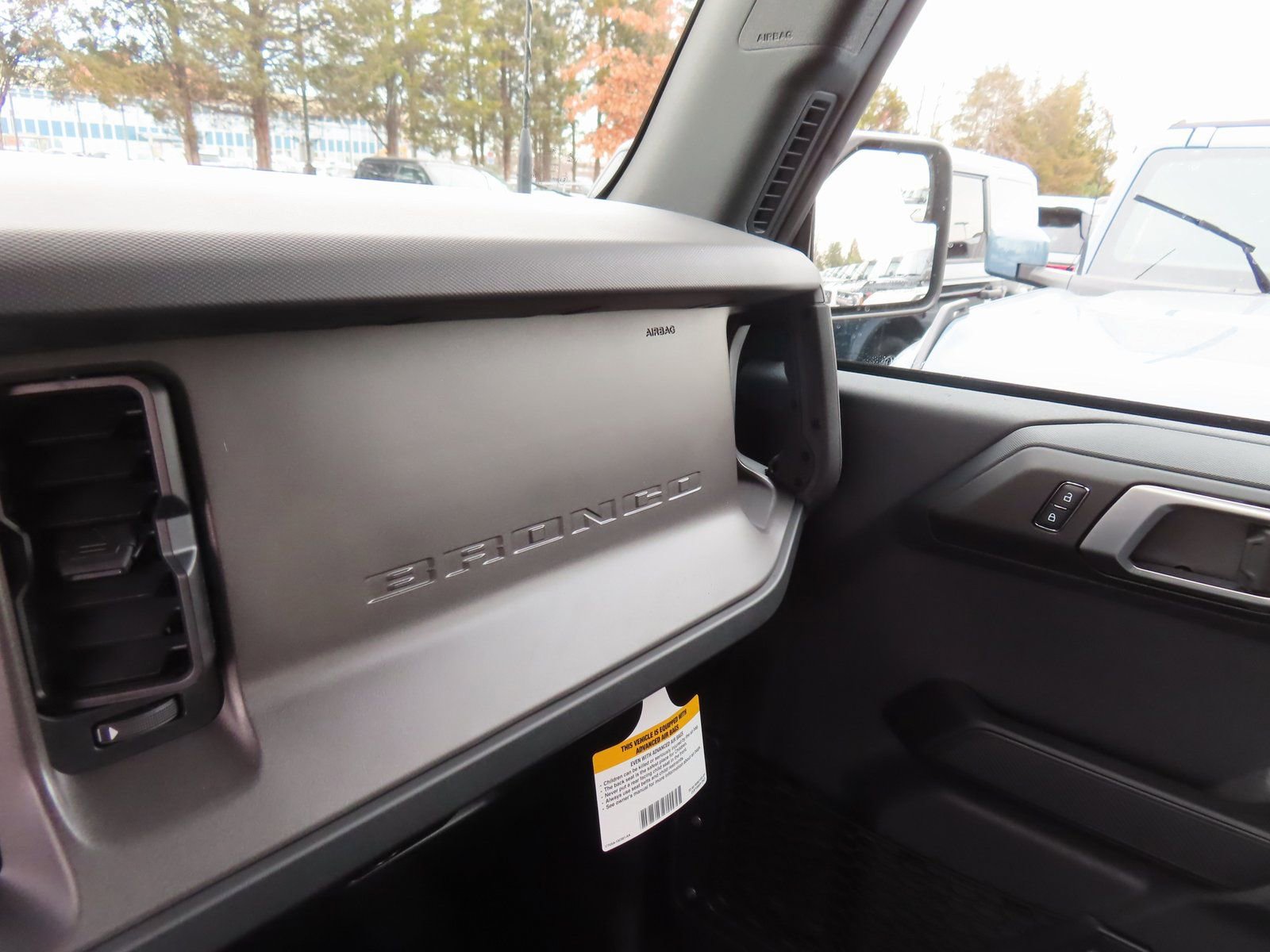 New 2025 Ford Bronco 4-Door image 12