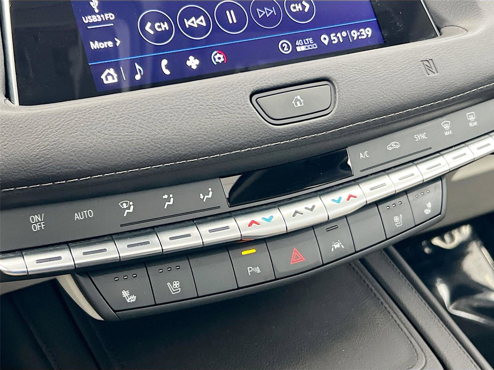 Used 2020 Cadillac XT4 Premium Luxury image 10