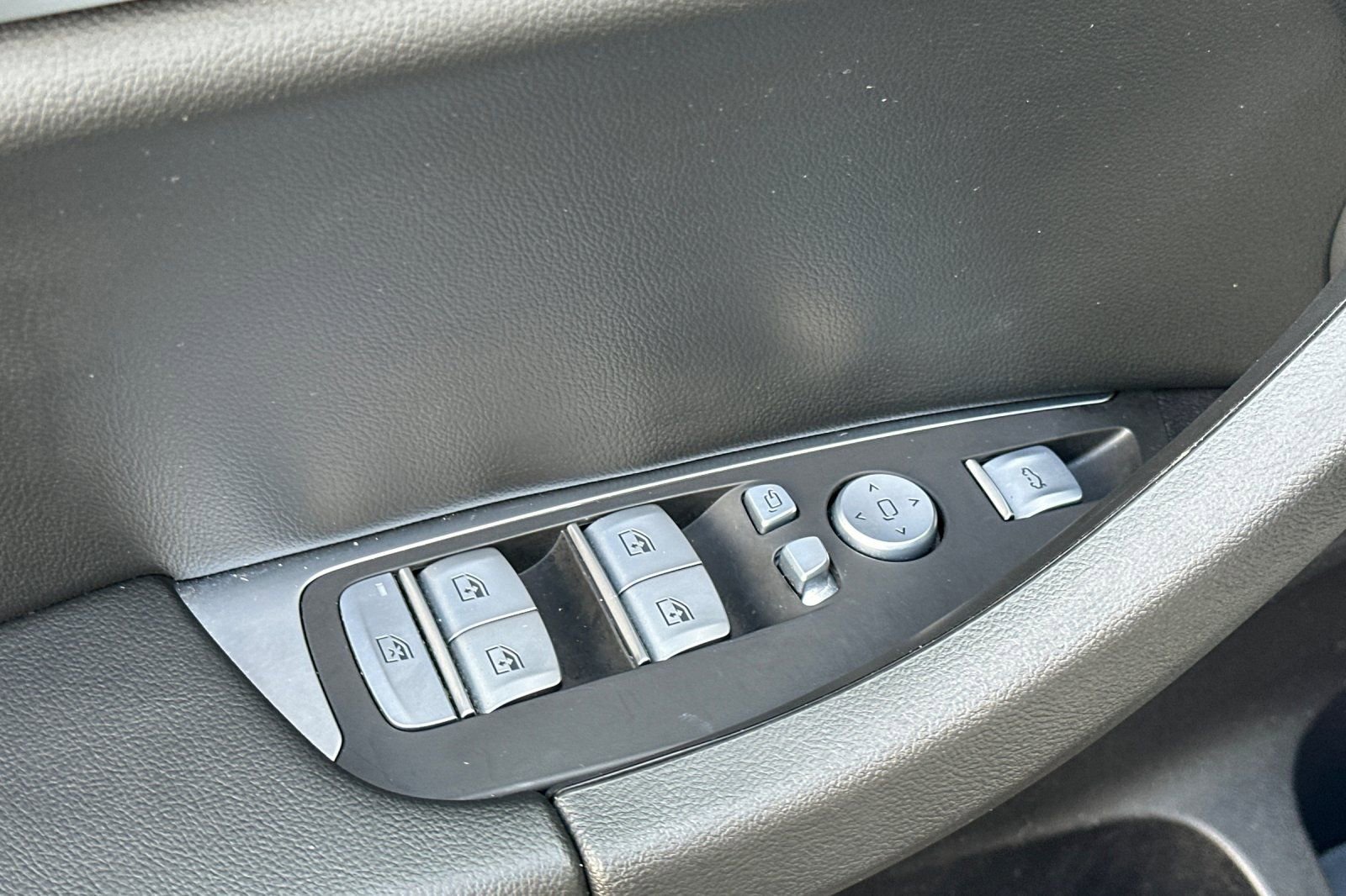 Used 2023 BMW X4 xDrive30i w/ Premium Package AWD/4WD image 11