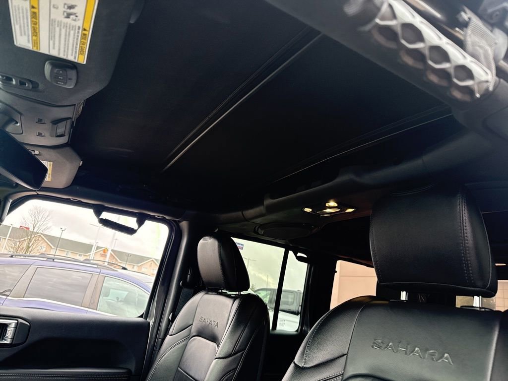 Used 2022 Jeep Wrangler Unlimited Sahara 4xe image 5
