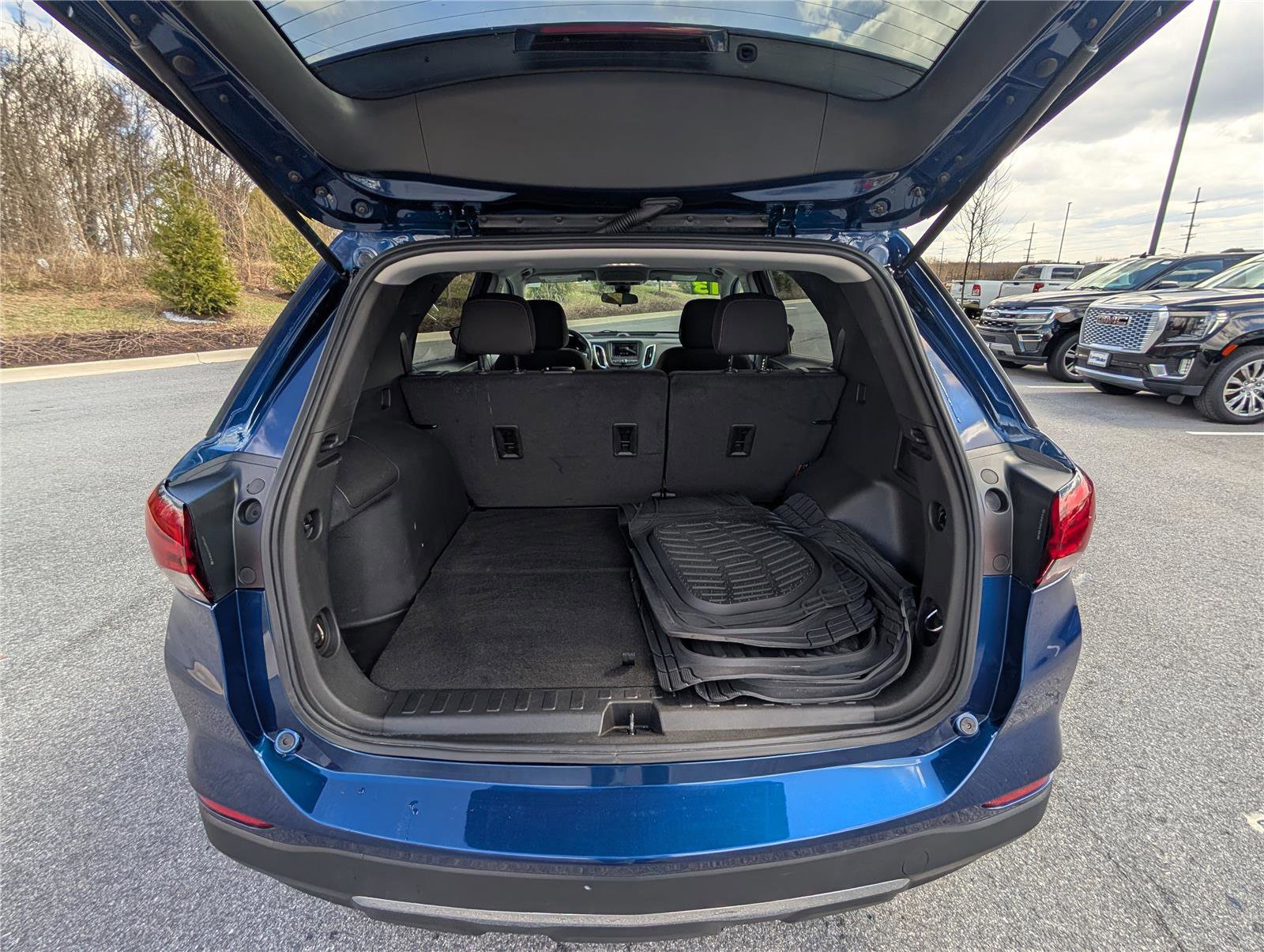 Used 2023 Chevrolet Equinox LT image 12