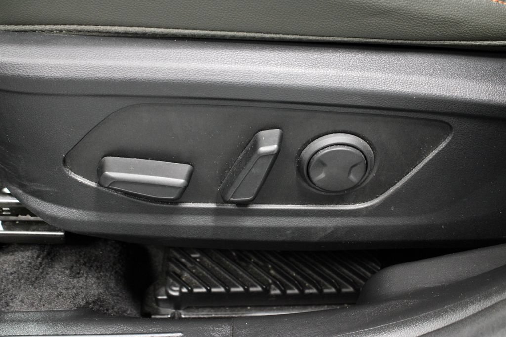 Used 2025 Hyundai Santa Cruz Limited AWD/4WD image 26