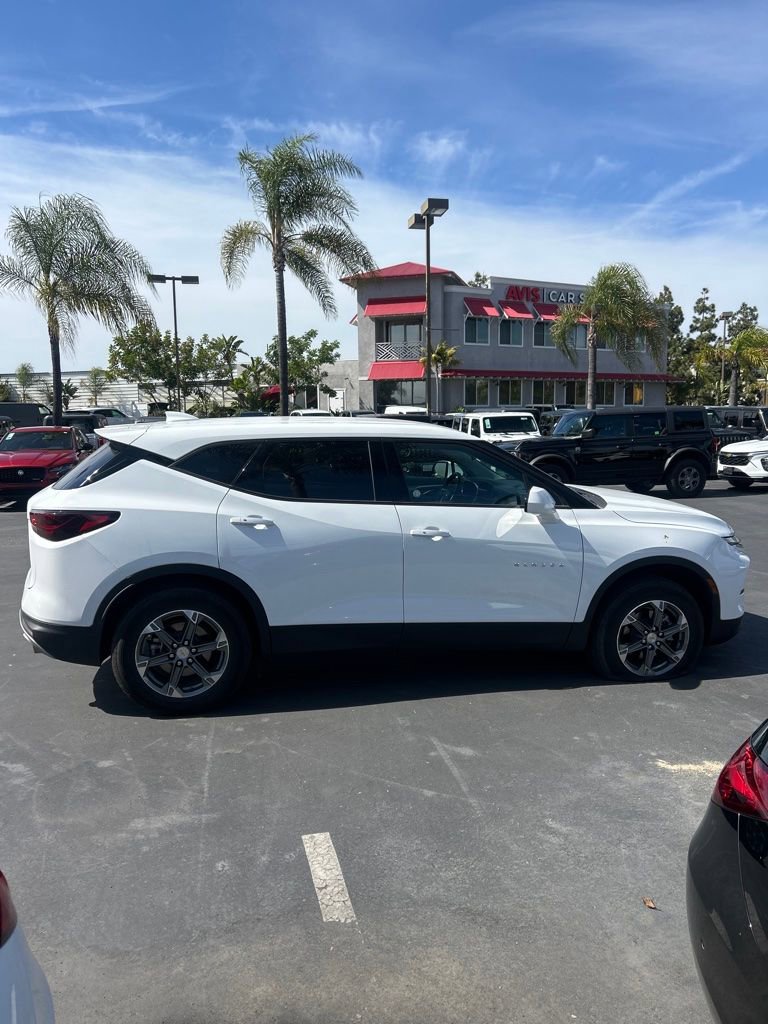 Used 2025 Chevrolet Blazer LT image 4