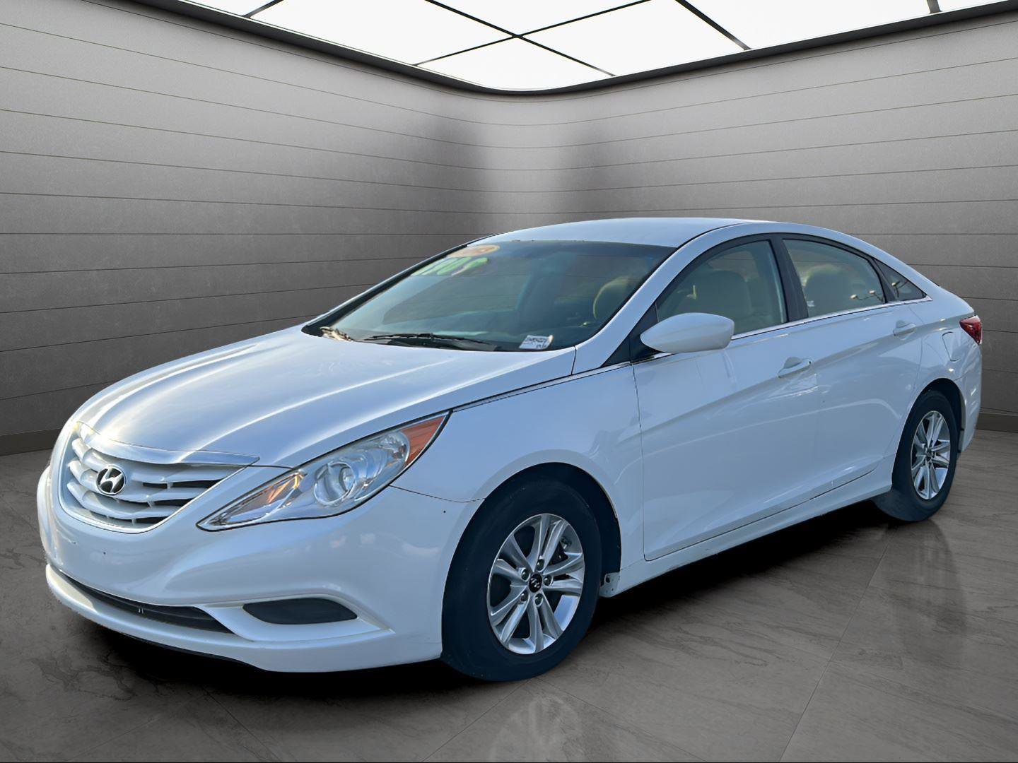 Used 2013 Hyundai Sonata GLS image 1