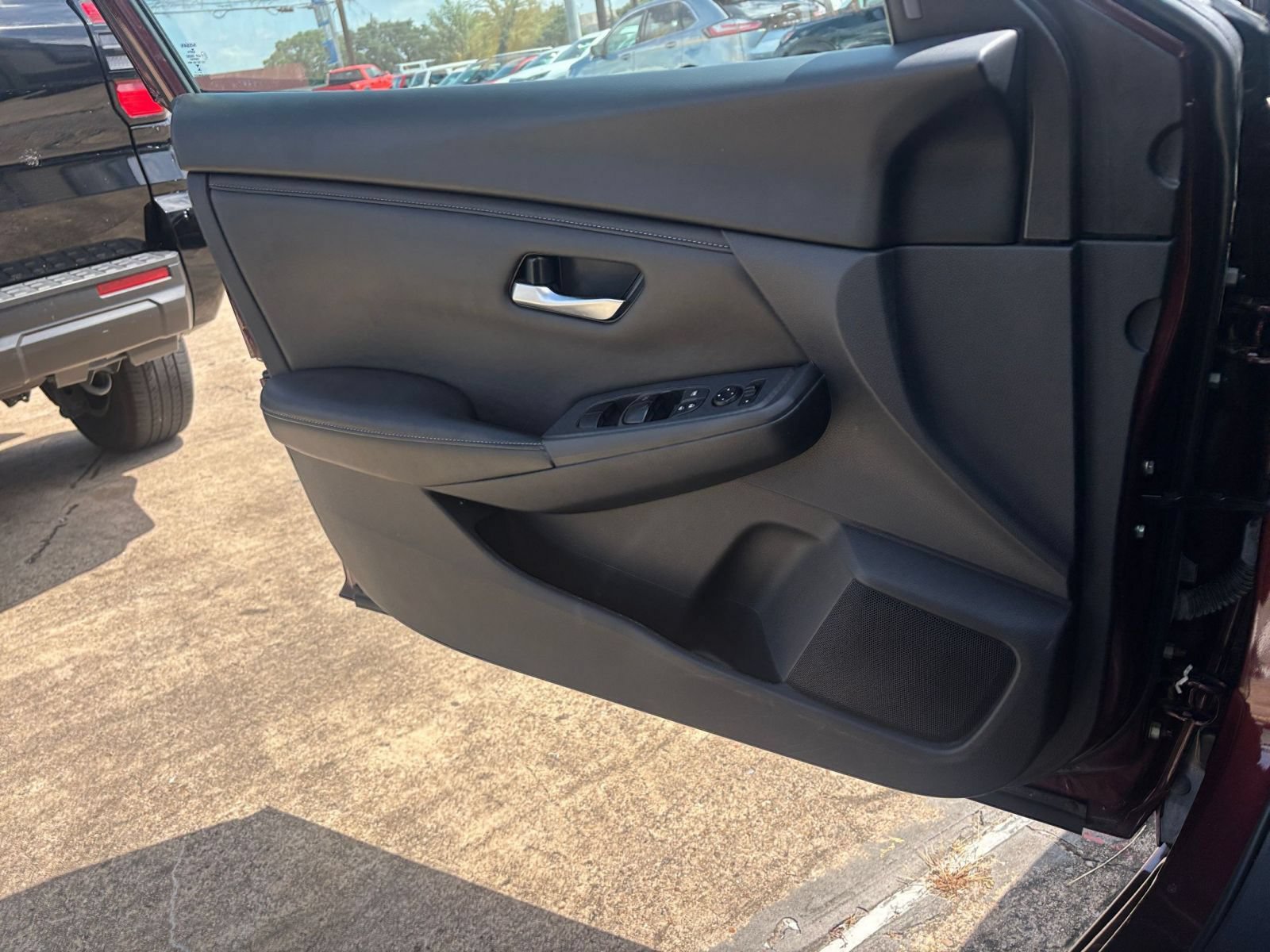 Used 2025 Nissan Sentra SV FWD image 18