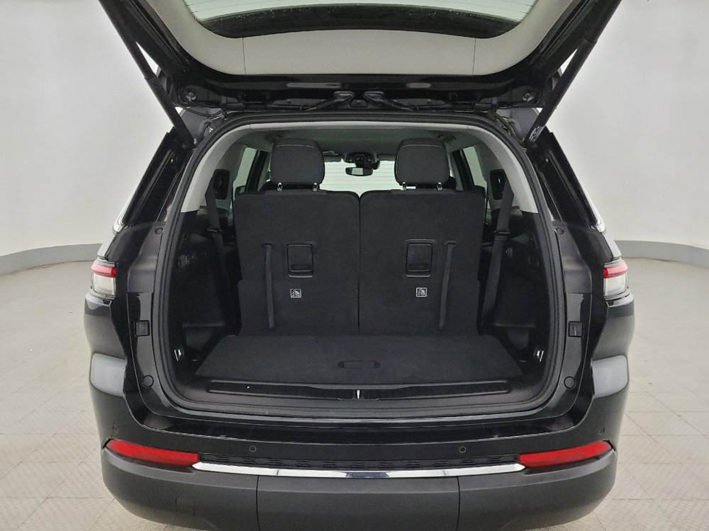 Used 2022 Jeep Grand Cherokee L Laredo w/ Luxury Tech Group I image 29