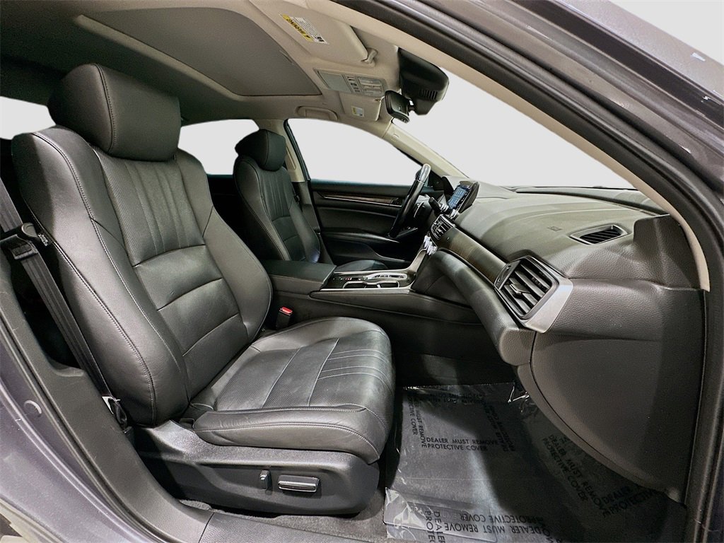Used 2020 Honda Accord Touring image 30