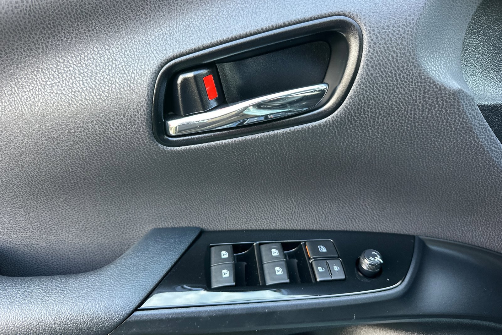 Used 2016 Toyota Prius Four image 11