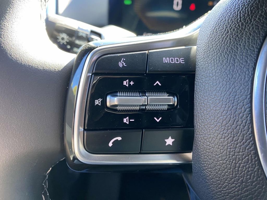 Used 2025 Kia Sorento EX image 21