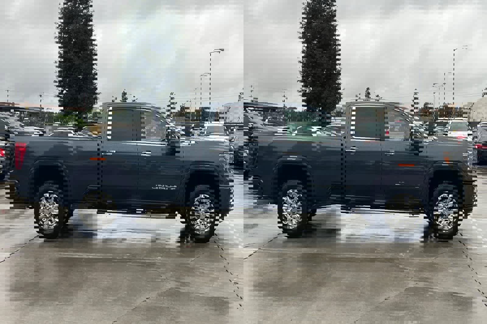 Used 2020 GMC Sierra 3500 Denali w/ Denali Ultimate Package image 9