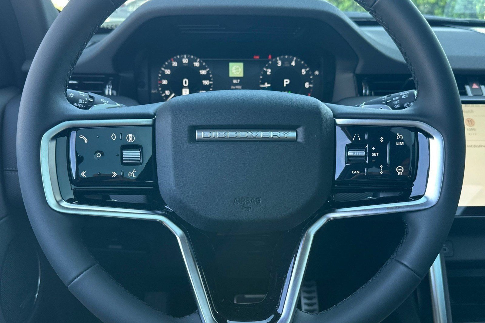 New 2025 Land Rover Discovery Sport Dynamic SE AWD/4WD image 9
