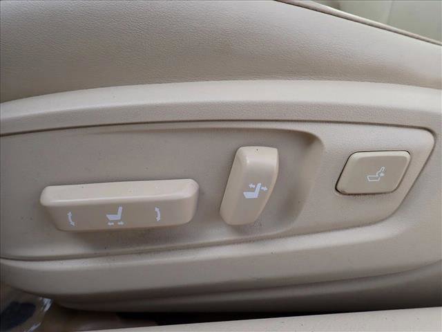 Used 2014 Lexus ES 300h w/ Luxury Package w/Bamboo Trim image 12