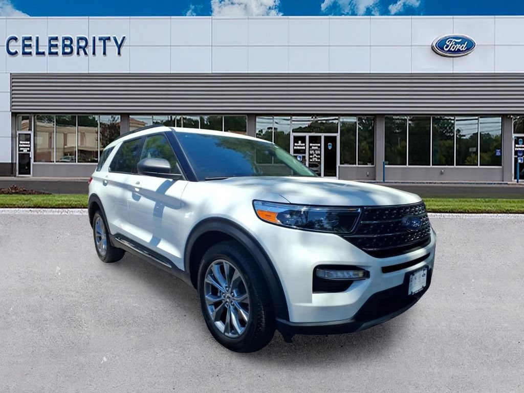 Certified 2023 Ford Explorer XLT w/ Equipment Group 202A AWD/4WD image 1