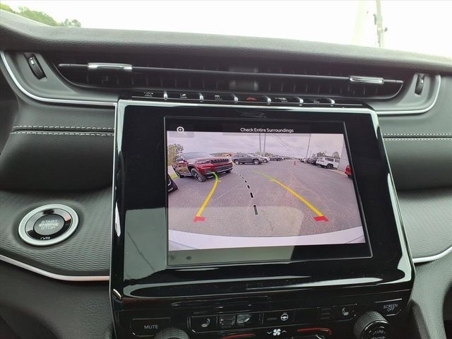 New 2025 Jeep Grand Cherokee L Altitude image 17