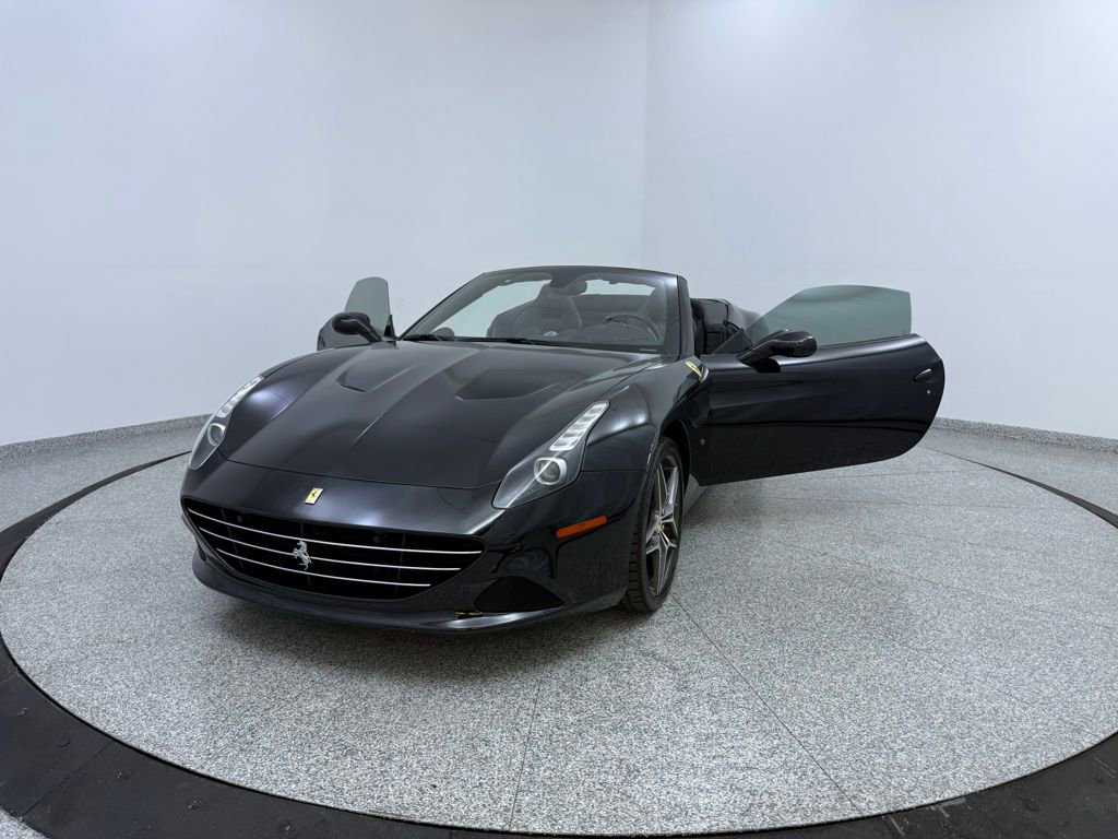 Used 2017 Ferrari California T image 13