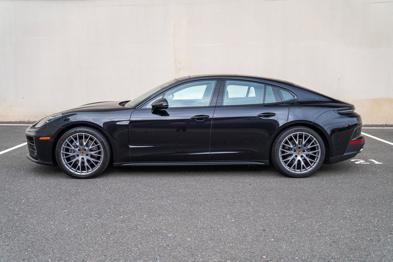 Used 2025 Porsche Panamera 4 image 2