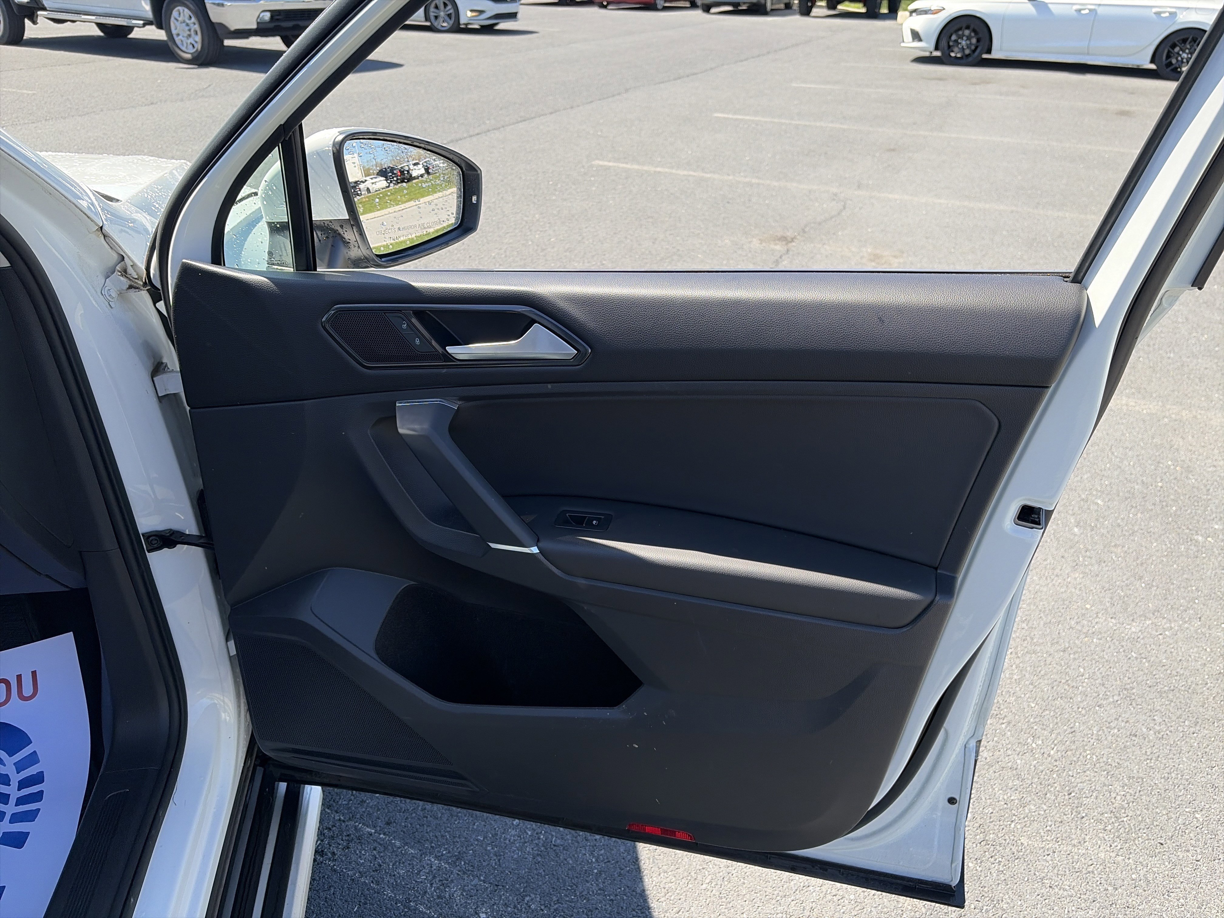 Used 2018 Volkswagen Tiguan SEL w/ 3rd Row Seat Package image 31