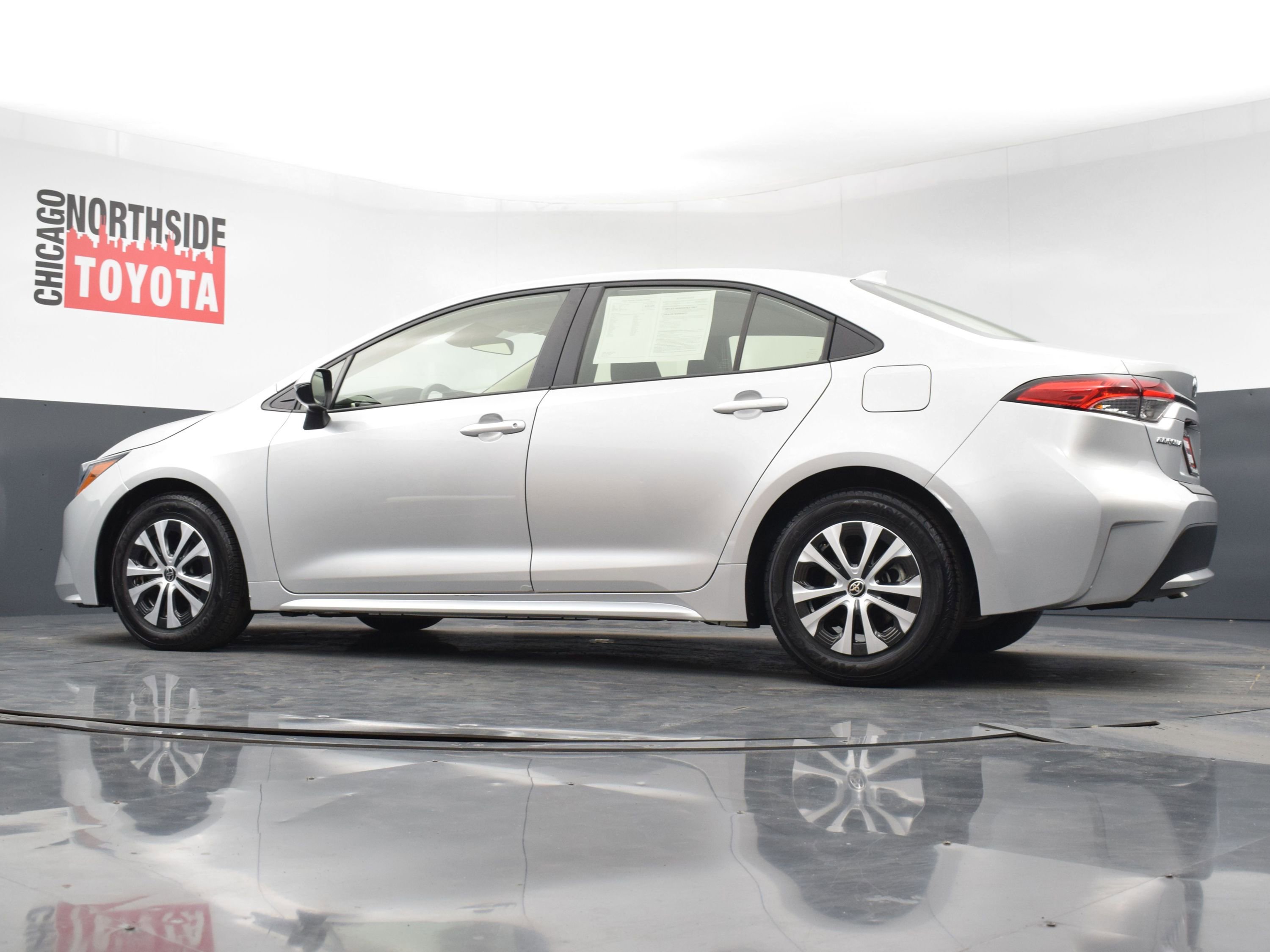 Used 2022 Toyota Corolla LE image 25