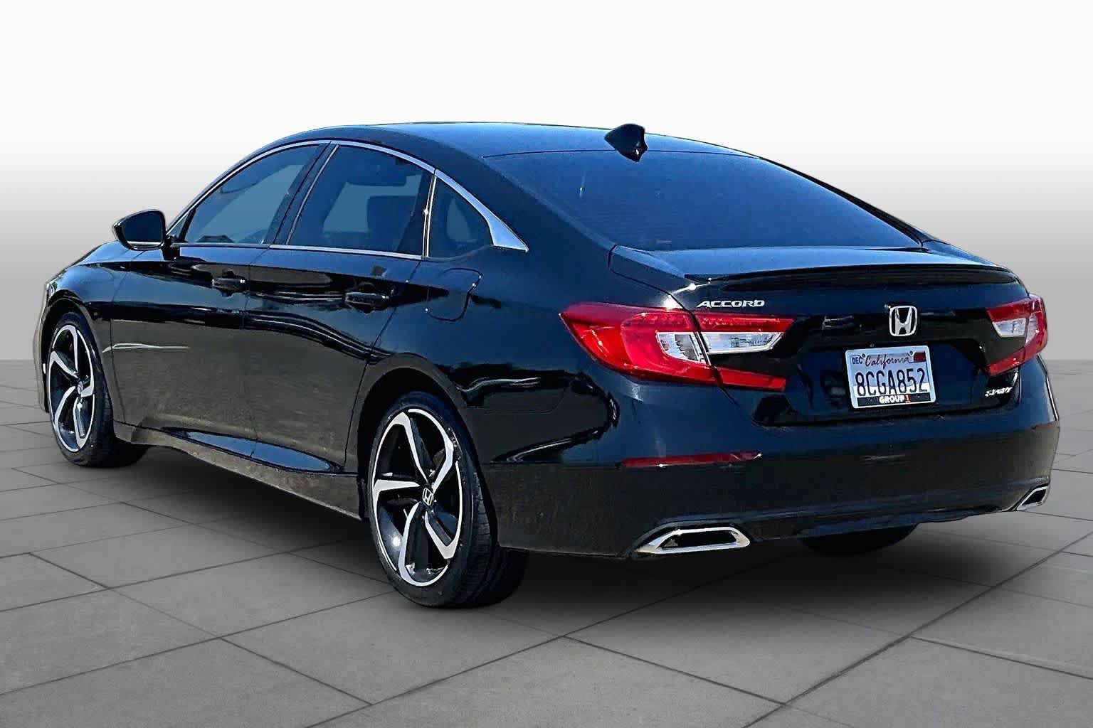 Used 2018 Honda Accord Sport image 11