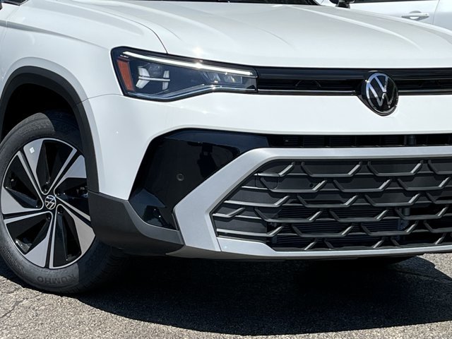 New 2026 Volkswagen Taos SE AWD/4WD image 3