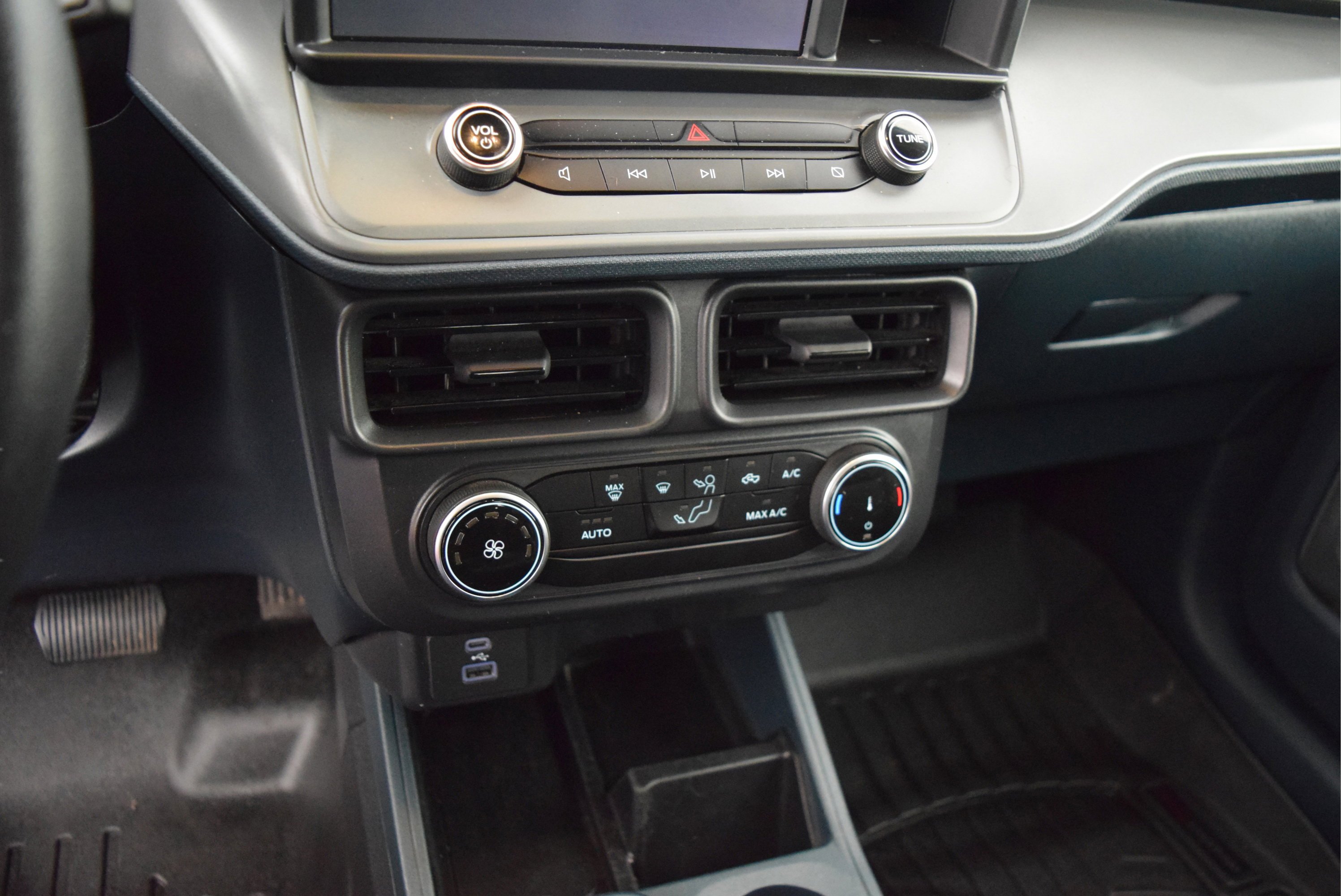 Used 2024 Ford Maverick XL image 14