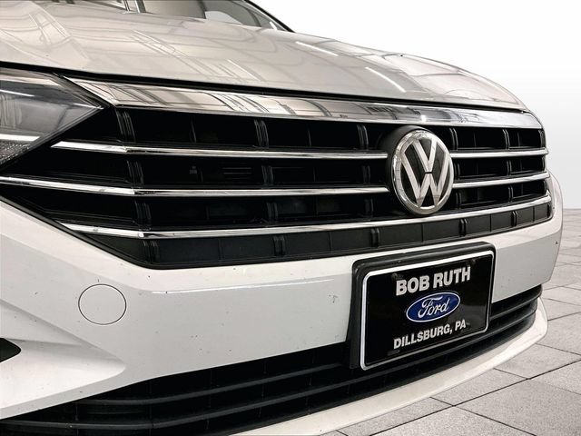 Used 2020 Volkswagen Jetta SE w/ SE Cold Weather Package FWD image 29