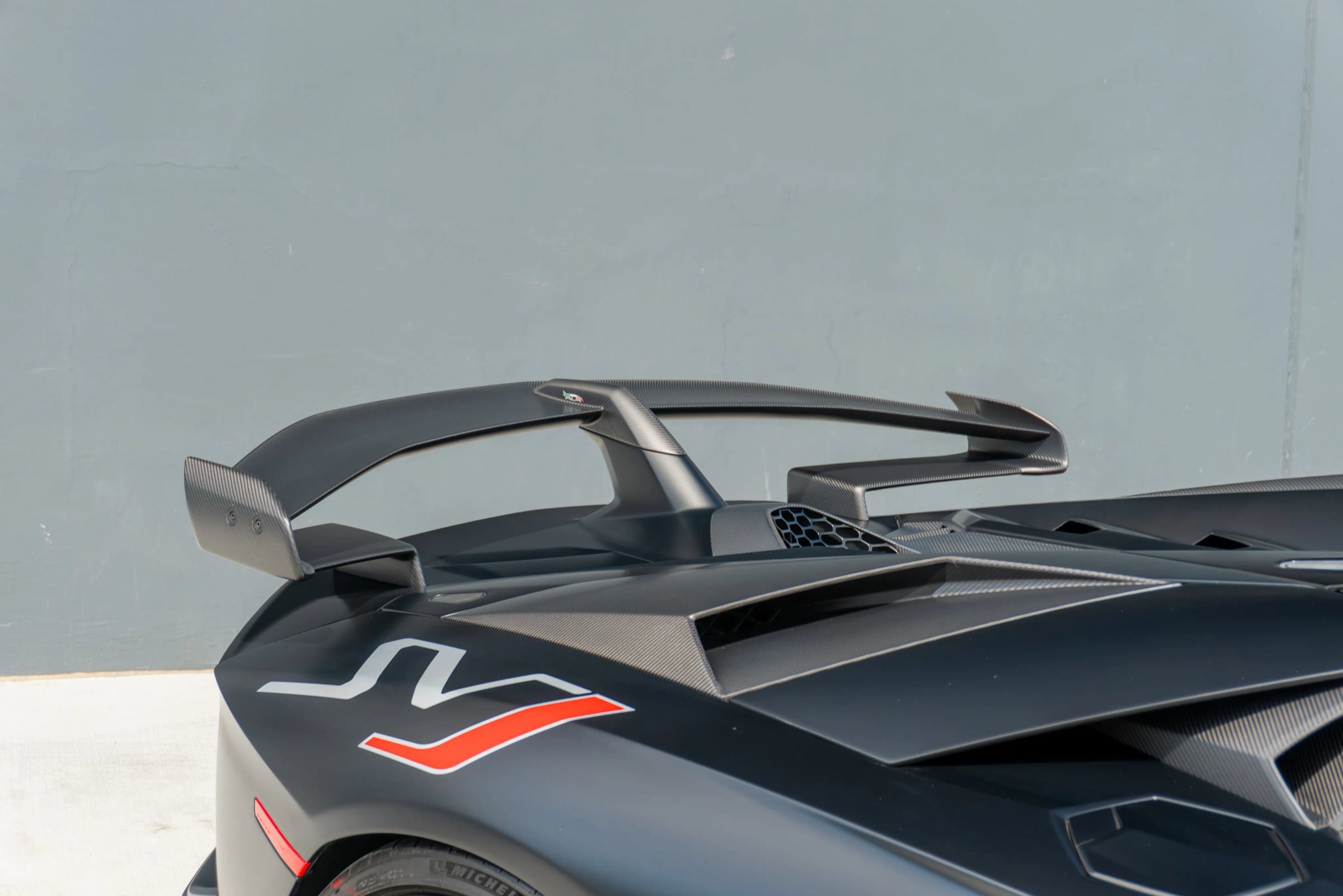 Used 2020 Lamborghini Aventador SVJ AWD/4WD image 38
