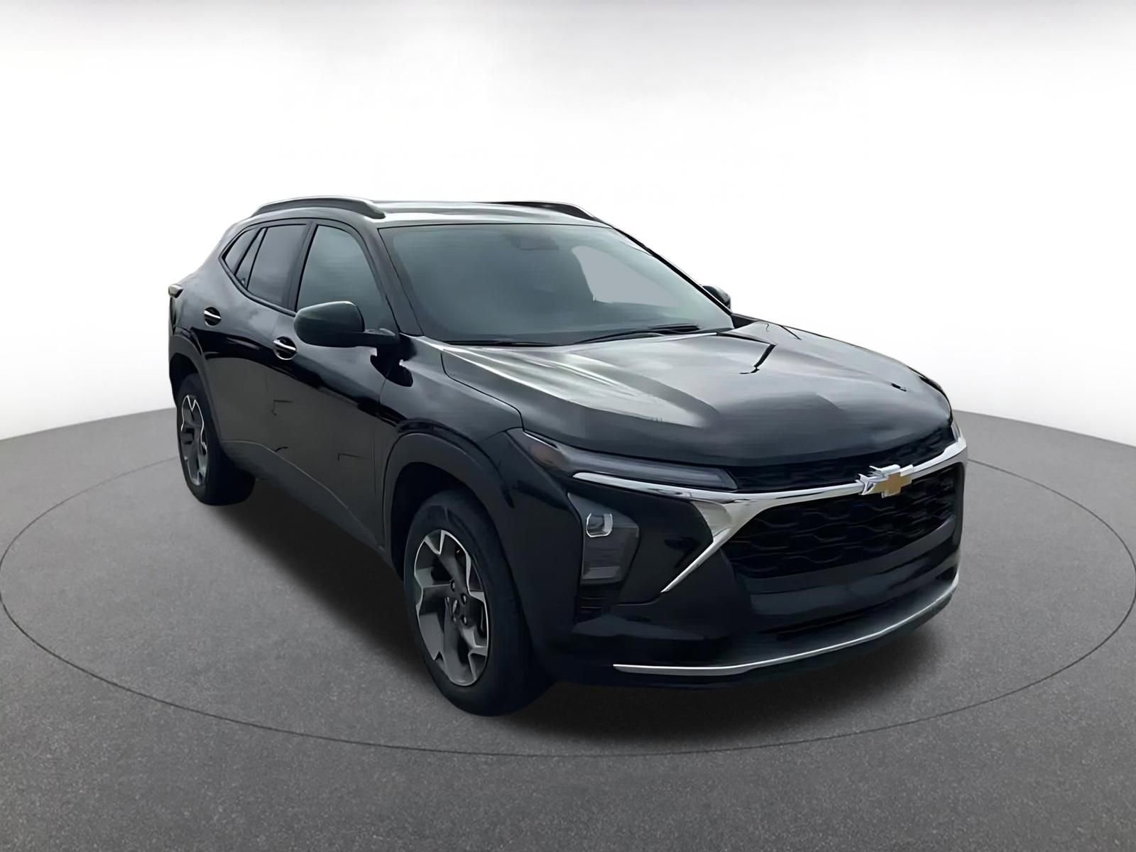 Used 2025 Chevrolet Trax LT w/ LT Convenience Package image 3