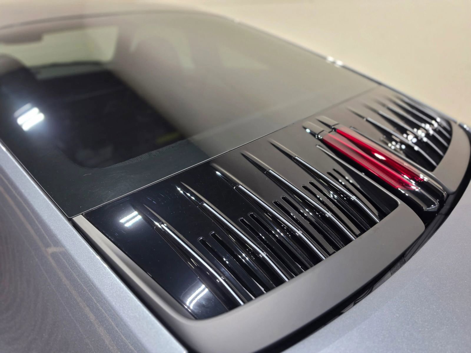 Used 2025 Porsche 911 Carrera T RWD image 20