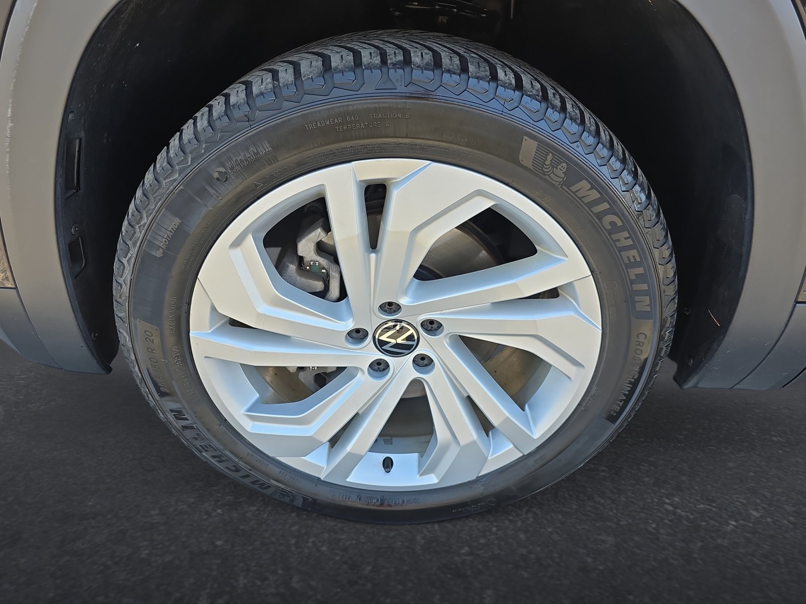 Used 2020 Volkswagen Atlas Cross Sport SEL AWD/4WD image 18