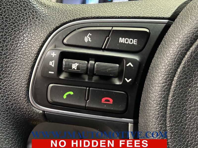 Used 2017 Kia Niro LX image 31